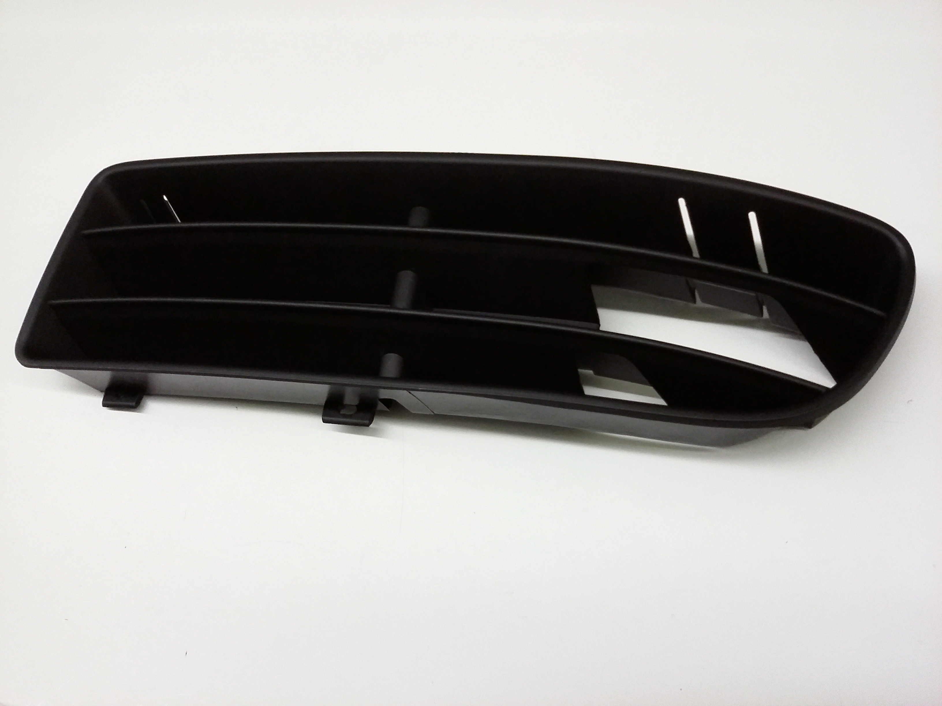 2003 Volkswagen Jetta Grille (Front, Lower). WAGON, outer ...